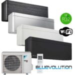 Daikin emura kondicionieriaus vidiniai ir išorinis blokai su pulteliu.